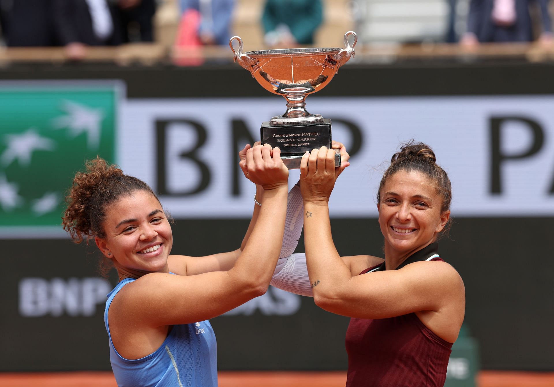Jasmine Paolini (left) and Sara Errani (right) celebrate their women's doubles title triumph at the 2025 French Open (Source: Getty)